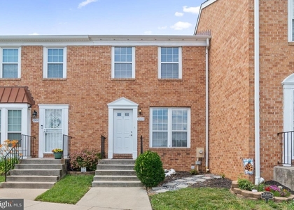 1004 Dartmouth Glen Way - Photo 1