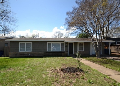 1211 Ridgemont Dr - Photo 1