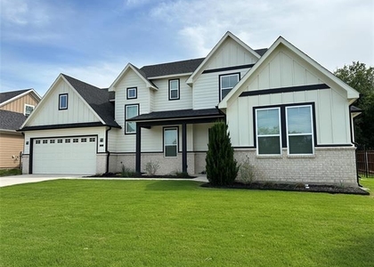 306 Village Way - Photo 1