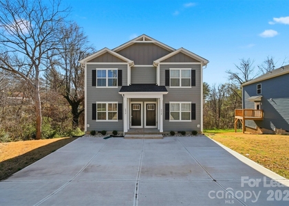 403 15th Avenue Sw - Photo 1