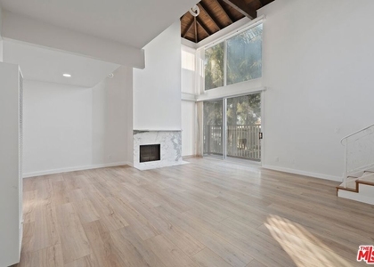122 Buccaneer Street - Photo 1
