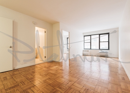 4th Avenue - Photo 1
