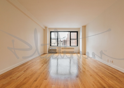 4th Avenue - Photo 1