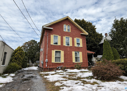 281 Hanover Street - Photo 1