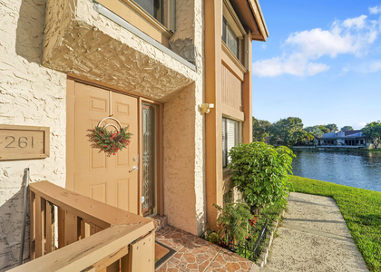 261 Wimbledon Lake Drive - Photo 1