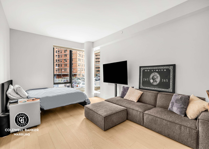 222 E Broadway - Photo 1