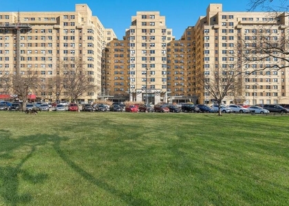 2601 Pennsylvania Avenue - Photo 1