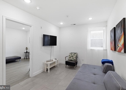 925 N Broad Street - Photo 1