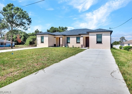 430/432 Bell Boulevard S - Photo 1