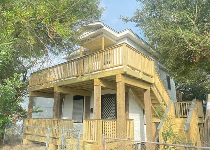 5618 Avenue L - Photo 1