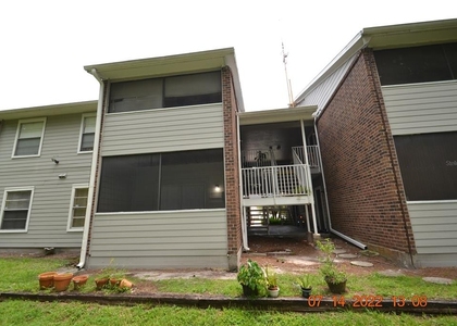 1400 Gandy Boulevard N - Photo 1