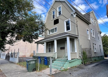 1102 Main Street - Photo 1