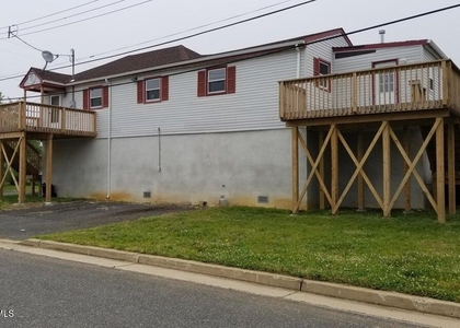 702 Edmunds Avenue - Photo 1