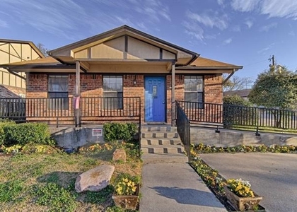 820 Southeast Parkway - Photo 1