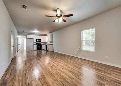 626 W Crawford Street - Photo 1