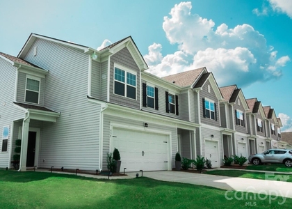 525 Wayforth Road Nw - Photo 1