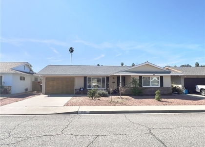 1521 W Westmont - Photo 1
