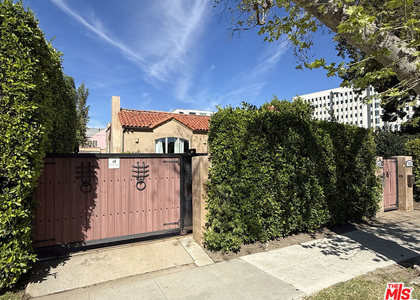 735 S Citrus Avenue - Photo 1