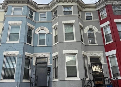 1821 N Capitol Street Ne - Photo 1