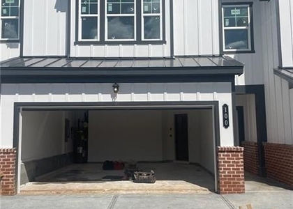 100 Mission Boulevard - Photo 1