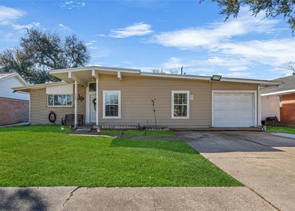 922 Gilpin Street - Photo 1