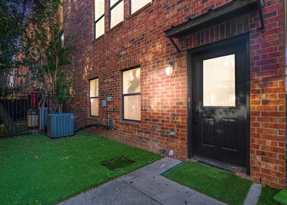 2422 Navigation Boulevard - Photo 1