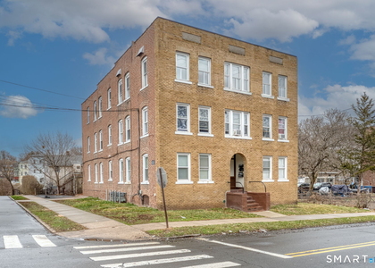 152 Oak Street - Photo 1