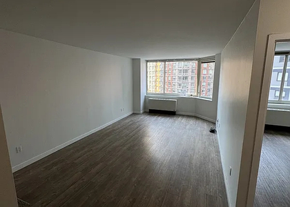 250 West 50th Street - Photo 1