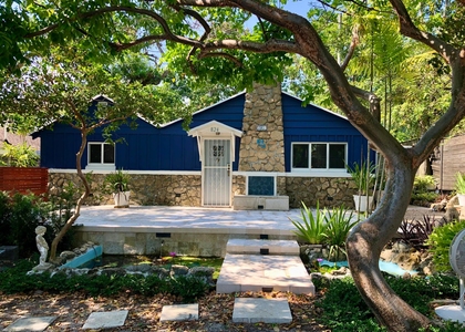 824 35th Street - Photo 1