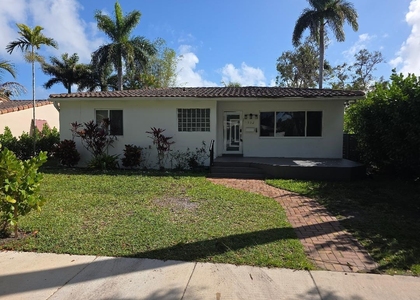 1532 Fletcher Street - Photo 1