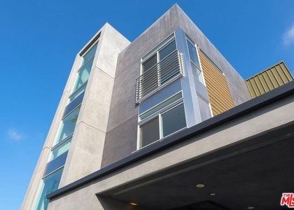 1040 N Spaulding Avenue - Photo 1