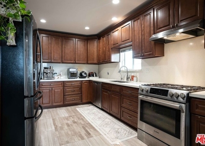 306 E 36th Street - Photo 1