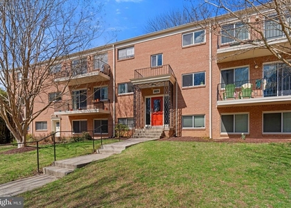 10620 Weymouth Street - Photo 1