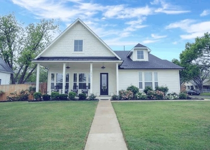 1215 Davis St - Photo 1
