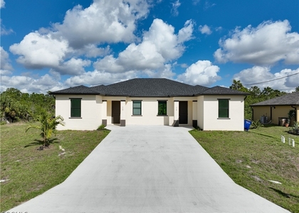 714 W 12th Street - Photo 1