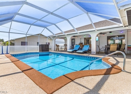 428 Sw 37th Street - Photo 1