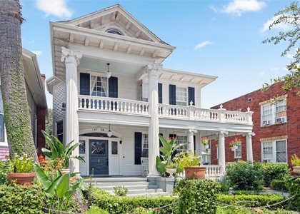 1112 Broadway Street - Photo 1