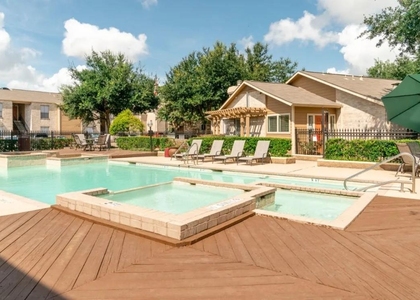 515 S Bender Avenue - Photo 1