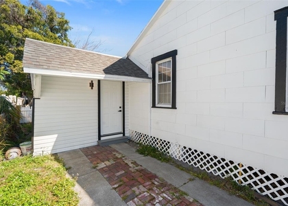 2008 Oakwood Avenue - Photo 1