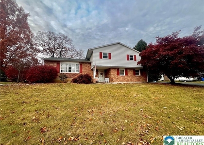 1160 Brentwood Avenue - Photo 1