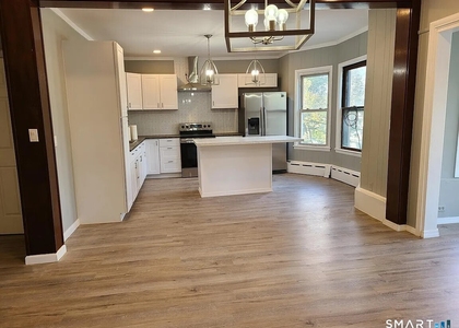 1515 Park Avenue - Photo 1