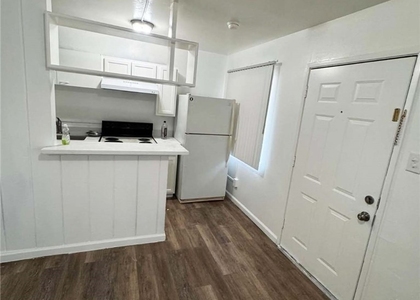 312 W Cleveland Avenue - Photo 1