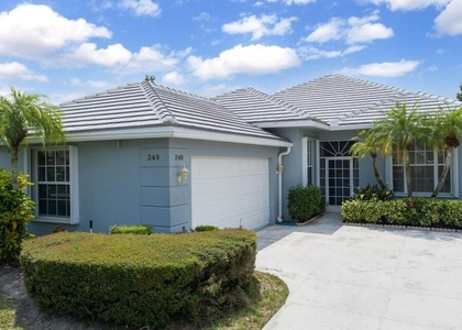 249 Nw Bentley Circle - Photo 1
