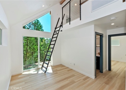 441 Oriole Drive - Photo 1