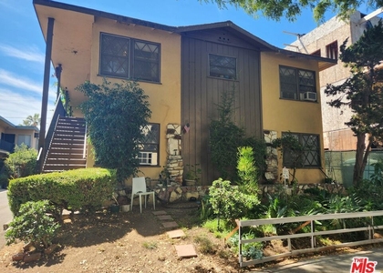939 N Stanley Avenue - Photo 1