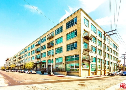 530 S Hewitt Street - Photo 1