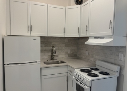 925 Beacon St - Photo 1