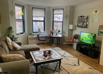 50 Carlton St - Photo 1