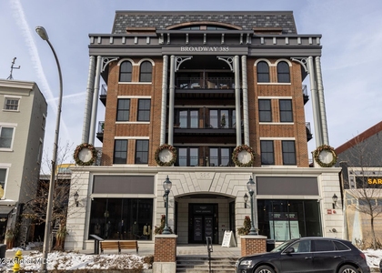 385 Broadway - Photo 1