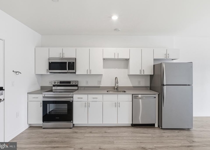 915 N Broad Street - Photo 1